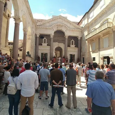 Apartment Studio Offside Split