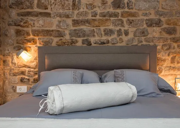 Studio Offside * Split